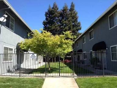 Main picture of 9012 Thornton Rd