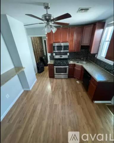Main picture of 113 Bloomfield Ave