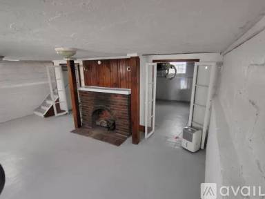 Main picture of 1050 E 169th St