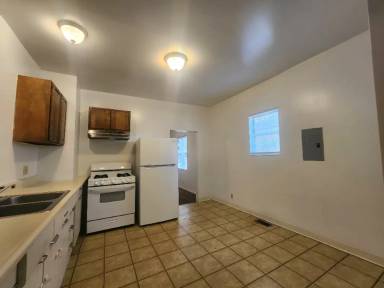 Main picture of 1637 Cedar St