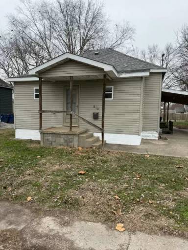 Main picture of 313 E 4th St