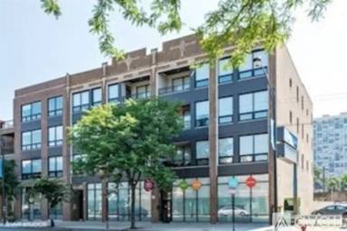 Main picture of 5427 N Broadway