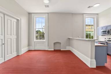 Main picture of 2103 Baronne St