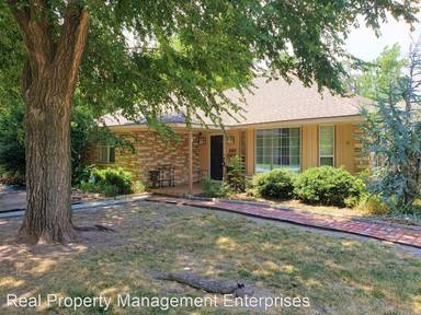 Main picture of 2220 NW 52nd St