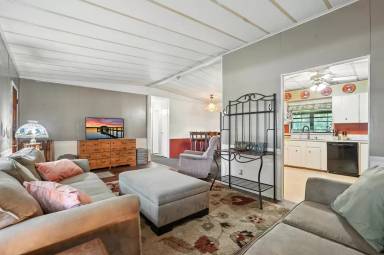 Main picture of 163 Buchanan Cir