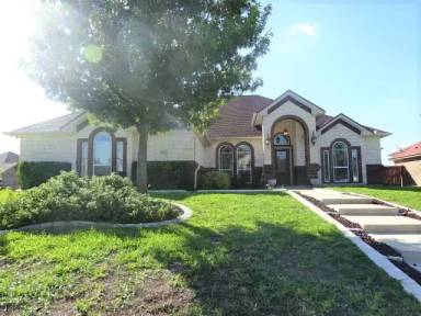 Main picture of 2501 Mugho Dr