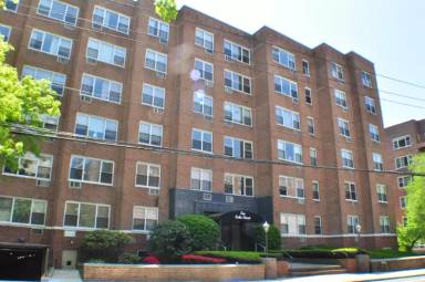 Main picture of 10 Lake St