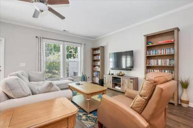 Main picture of 329 Sonoma Dr