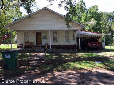 Main picture of 303 N Maple St