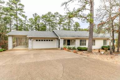 Main picture of 7 Lopez Cir