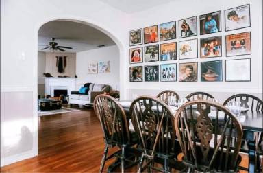 Main picture of 1657 Victory Ave