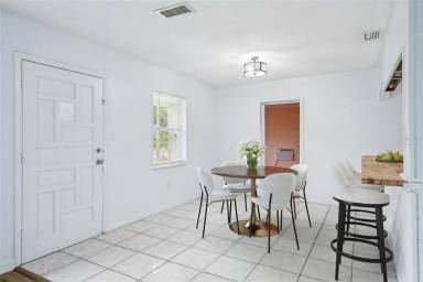 Main picture of 7715 Deleuil Ave