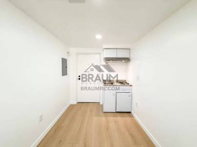 Main picture of 4404 Stern Ave