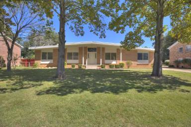 Main picture of 11005 Louis Dr SE
