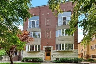 Main picture of 1433 W Belle Plaine Ave