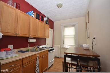 Main picture of 447 Park Dr