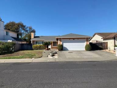 Main picture of 626 Kinglet St