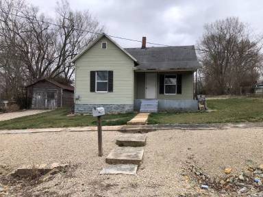 Main picture of 212 Oak St