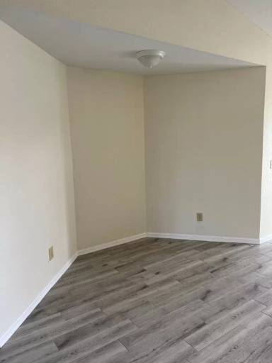 Main picture of 3223 SE Quay St