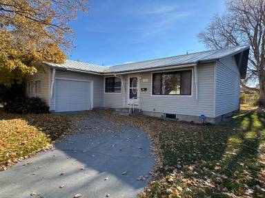Main picture of 744 May St
