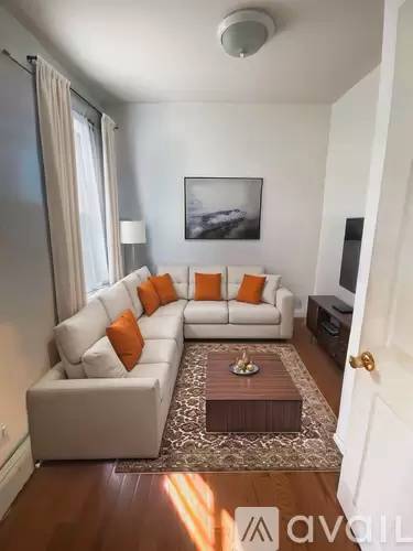 Main picture of 822 Huntington Ave