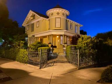 Main picture of 248 E Poplar St
