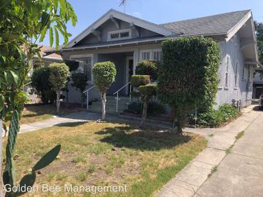 Main picture of 4816 S Van Ness Ave