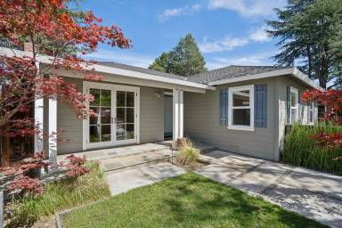 Main picture of 305 Langton Ave