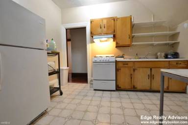 Main picture of 210 Babcock St