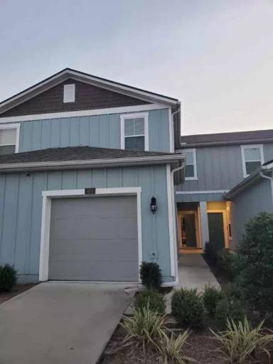 Main picture of 423 Aralia Ln