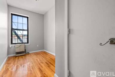 Main picture of 20 Covert St