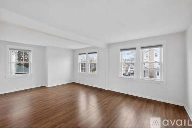 Main picture of 8 E Marthart Ave