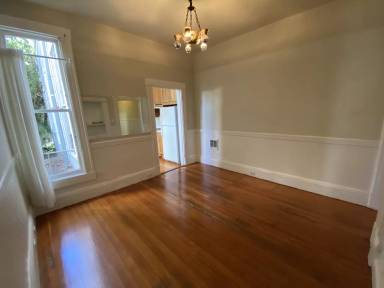 Main picture of 219 Jersey St