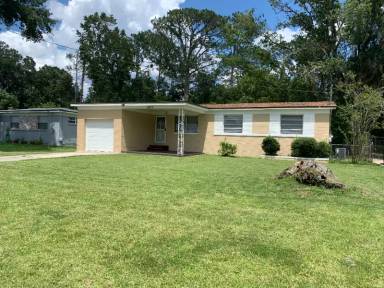 Main picture of 5825 Norde Dr E