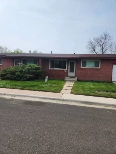Main picture of 717 W 1st Ave