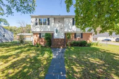 Main picture of 700 Lakeside Blvd