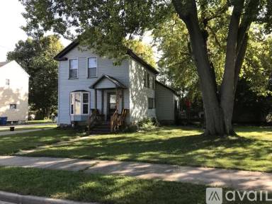 Main picture of 909 Ceape Ave