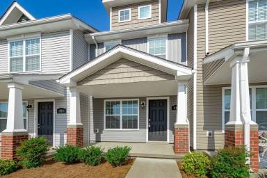 Main picture of 385 Sam Houston Cir