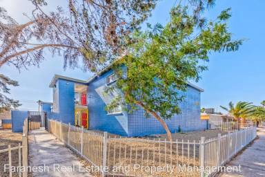 Main picture of 3821 Royal Crest St