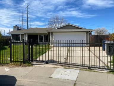 Main picture of 64 Desert Wood Ct