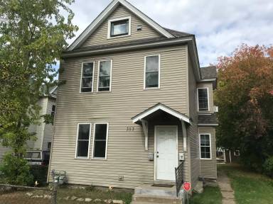 Main picture of 353 Lawson Ave E