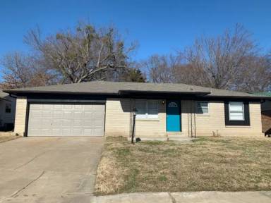 Main picture of 812 W El Paso St