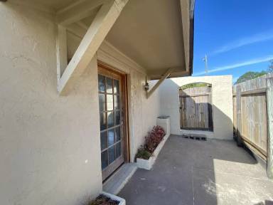 Main picture of 1409 Madrid Way
