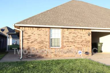 Main picture of 1302 Commerce Dr