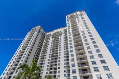 Main picture of 999 Brickell Ave