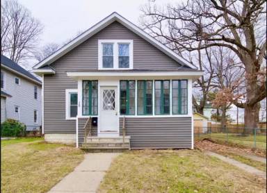 Main picture of 28 Highland St