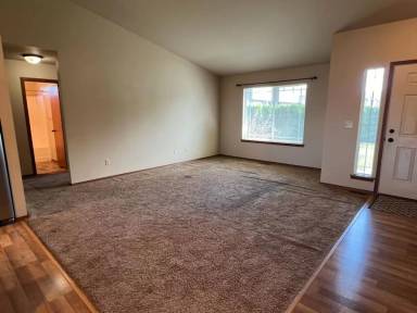 Main picture of 2525 NE Noble Loop