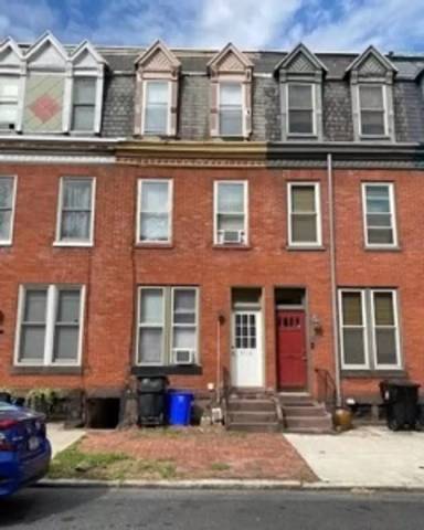 Main picture of 916 Green St