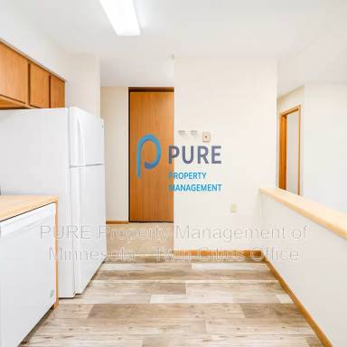 Main picture of 221 Grand Ave W