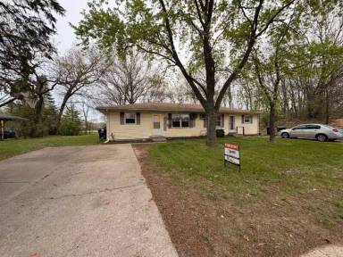 Main picture of 5330 Plaza Ave